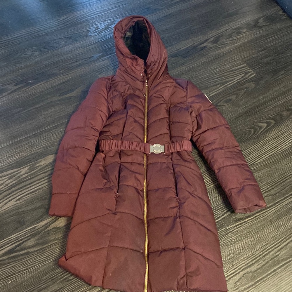 🍍GUESS COAT🍍19” pit to pit🍍33”length 🍍